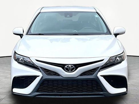 Used 2021 Toyota Camry SE FWD image 4