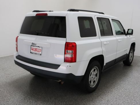 Used 2015 Jeep Patriot Sport w/ Power Value Group FWD image 7