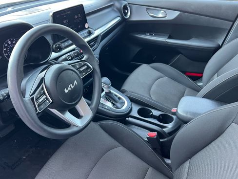 Used 2023 Kia Forte LXS w/ LXS Technology Package image 10
