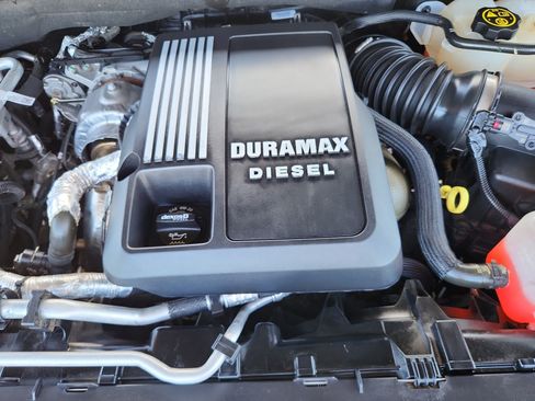 Used 2021 Chevrolet Suburban High Country AWD/4WD image 23
