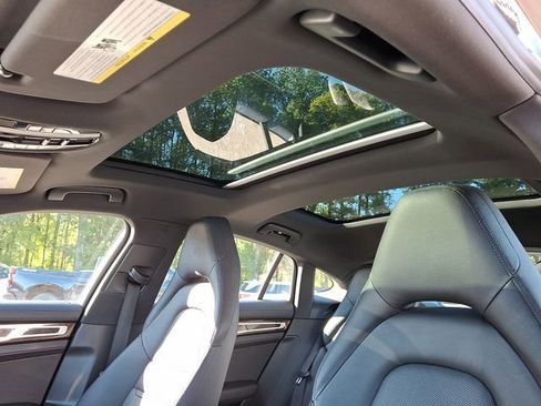 Used 2018 Porsche Panamera 4 image 18