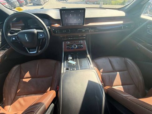 Used 2023 Lincoln Aviator Reserve w/ Equipment Group 201A AWD/4WD image 15