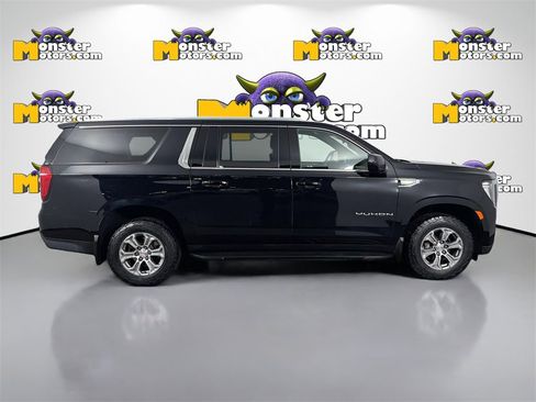 Used 2021 GMC Yukon XL SLE image 4