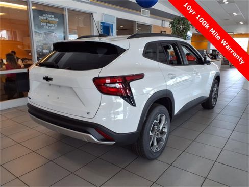 New 2025 Chevrolet Trax LT w/ Driver Confidence Package image 6