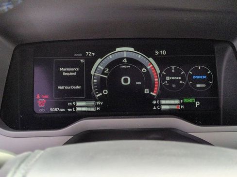 Used 2026 Toyota Sequoia Platinum AWD/4WD image 11
