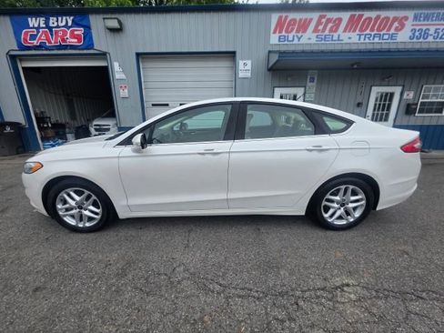 Used 2014 Ford Fusion SE FWD image 8