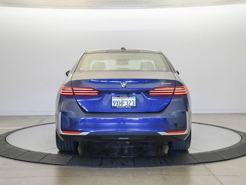 Used 2026 BMW 530i w/ Premium Package RWD image 3