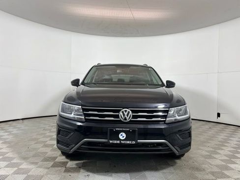 Used 2019 Volkswagen Tiguan SE w/ Panoramic Sunroof Package image 2