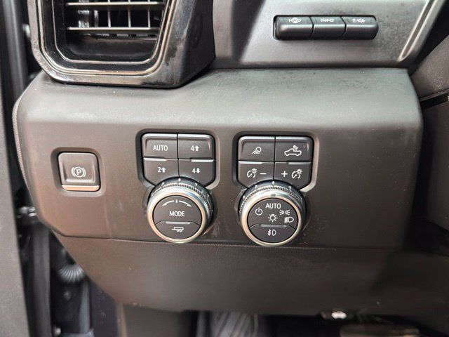 Used 2023 GMC Sierra 1500 AT4 w/ AT4 Premium Package AWD/4WD image 24