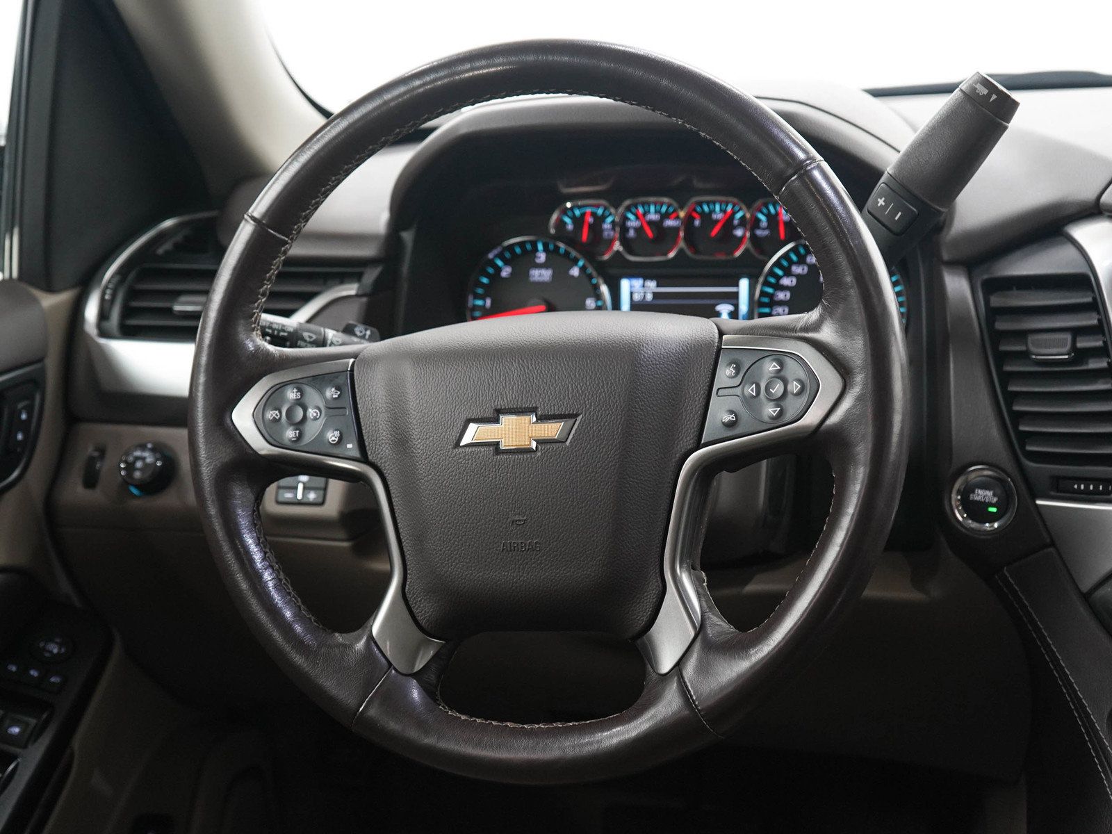 Used 2020 Chevrolet Tahoe LT w/ Luxury Package AWD/4WD image 19