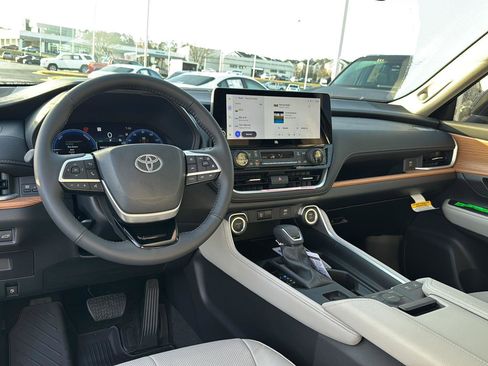 New 2026 Toyota Grand Highlander Limited image 16