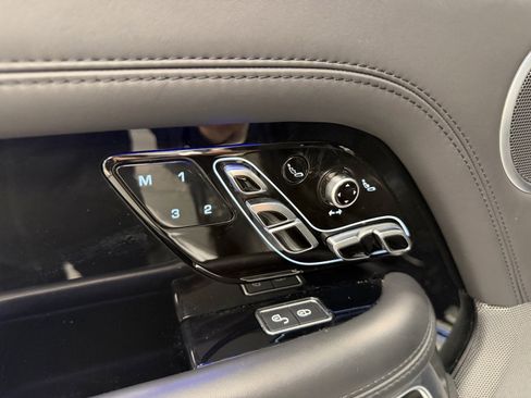Used 2020 Land Rover Range Rover Autobiography image 34