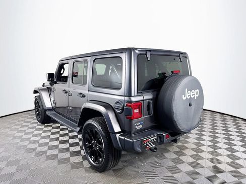 Used 2021 Jeep Wrangler Unlimited Sahara w/ Cold Weather Group AWD/4WD image 5
