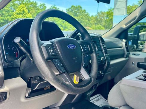 Used 2018 Ford F250 XL w/ Power Equipment Group AWD/4WD image 16