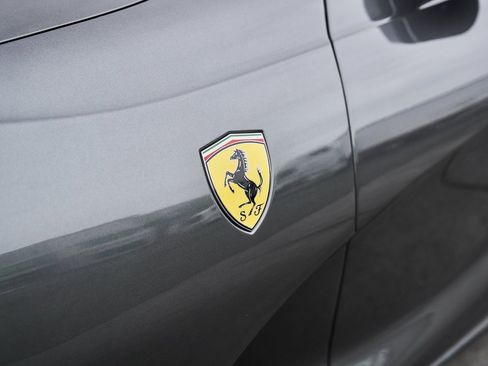 Used 2022 Ferrari 812 GTS image 10
