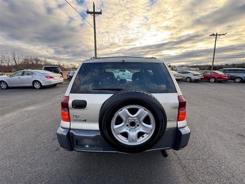 Used 2002 Toyota RAV4 4WD image 16