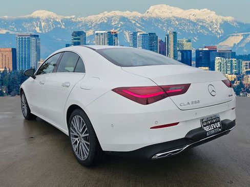 Used 2025 Mercedes-Benz CLA 250 4MATIC image 5
