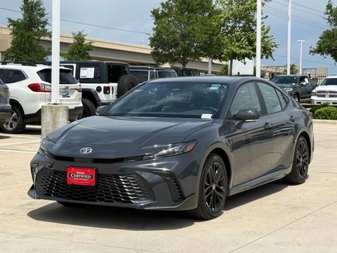 Used 2026 Toyota Camry SE w/ Multimedia Upgrade Package FWD image 5
