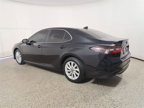 Used 2024 Toyota Camry LE image 7