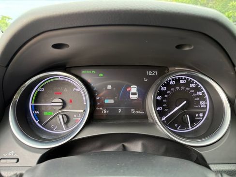 Used 2020 Toyota Camry XLE w/ Driver Assist Package FWD image 18
