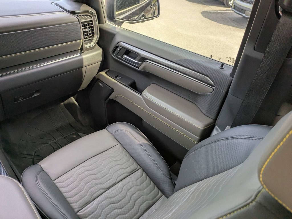 Used 2023 Chevrolet Silverado 1500 ZR2 AWD/4WD image 17