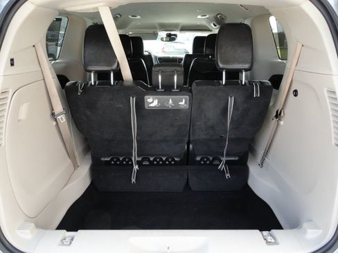 Used 2021 Chrysler Pacifica Touring-L image 15