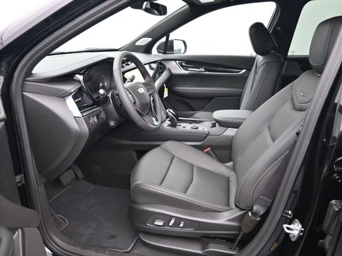 New 2025 Cadillac XT6 Premium Luxury w/ LPO, Floor Liner Package image 9