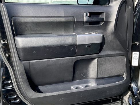 Used 2018 Toyota Sequoia SR5 image 19