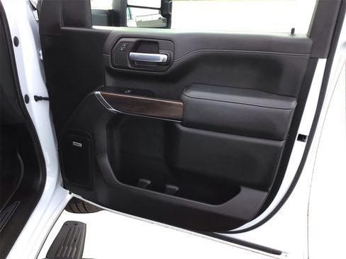 Used 2023 GMC Sierra 2500 SLT w/ SLT Premium Package image 21