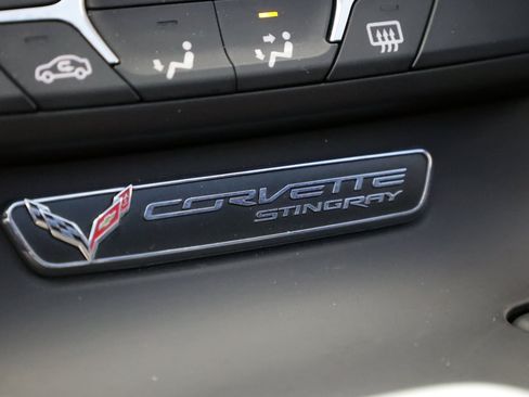 Used 2015 Chevrolet Corvette Stingray Coupe w/ Battery Protection Package RWD image 19