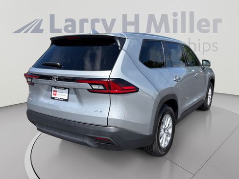 Used 2026 Toyota Grand Highlander AWD image 5