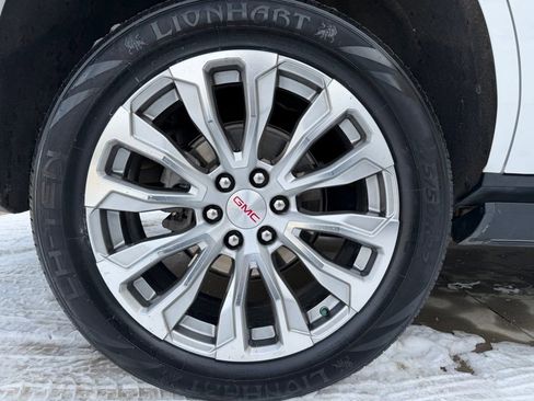 Used 2023 GMC Yukon Denali image 32