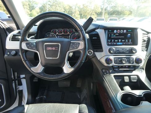 Used 2019 GMC Yukon XL SLT image 15