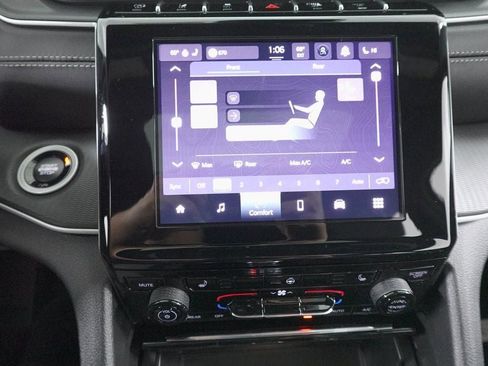 New 2025 Jeep Grand Cherokee L Altitude image 19