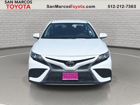 Used 2021 Toyota Camry SE image 2