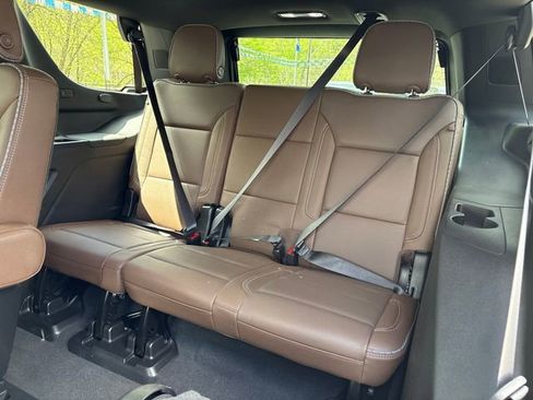 Used 2024 Chevrolet Tahoe High Country AWD/4WD image 36