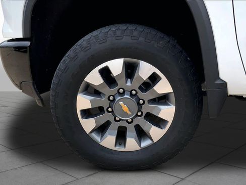 Used 2024 Chevrolet Silverado 2500 Custom w/ Custom Convenience Package AWD/4WD image 11