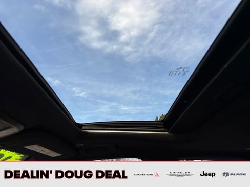 Used 2019 Jeep Grand Cherokee Limited w/ Trailer Tow Group IV AWD/4WD image 22