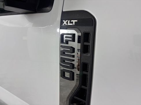 Used 2024 Ford F250 XLT w/ FX4 Off-Road Package image 27