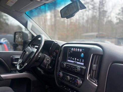 Used 2019 Chevrolet Silverado 2500 LT w/ LT Convenience Package image 20