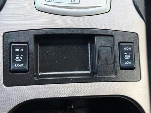 Used 2011 Subaru Outback 2.5i Premium w/ All-Weather Pkg image 28