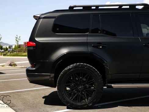 Used 2025 Lexus GX 550 image 12