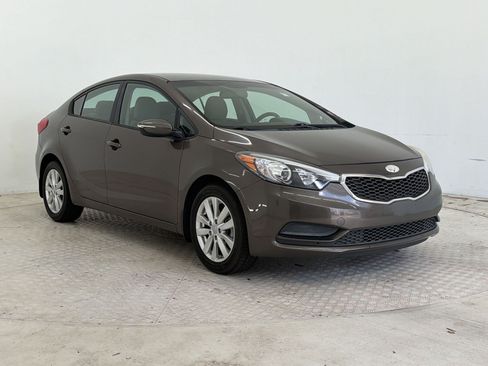 Used 2014 Kia Forte LX w/ Popular Package FWD image 7