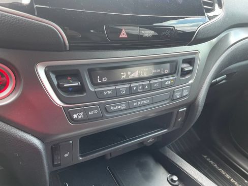 Used 2025 Honda Passport EX-L image 18