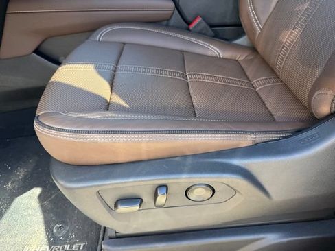 Used 2026 Chevrolet Tahoe High Country AWD/4WD image 19