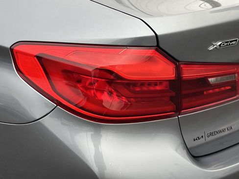 Used 2019 BMW 530i xDrive image 10
