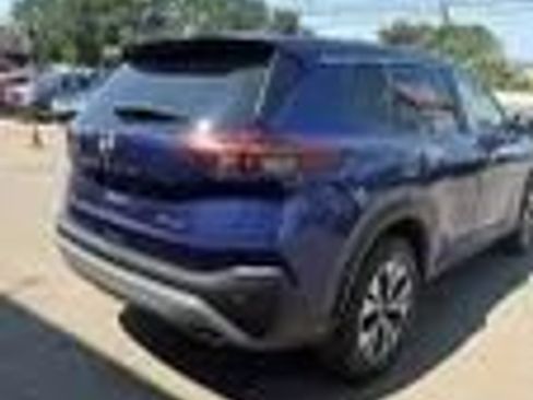 Used 2023 Nissan Rogue SV AWD/4WD image 5