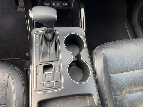 Used 2019 Kia Sorento EX image 24