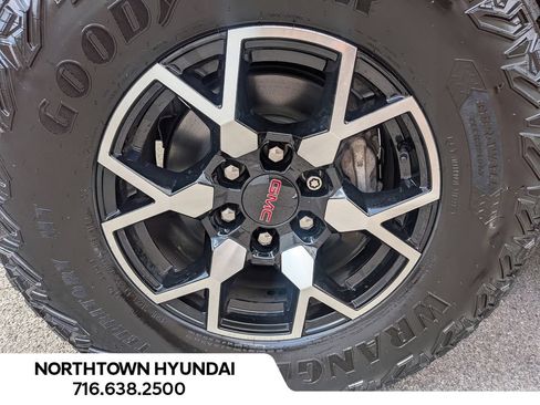 Used 2023 GMC Canyon AT4X AWD/4WD image 41