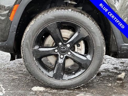 Used 2024 Jeep Grand Cherokee L Limited w/ Black Appearance Package image 6